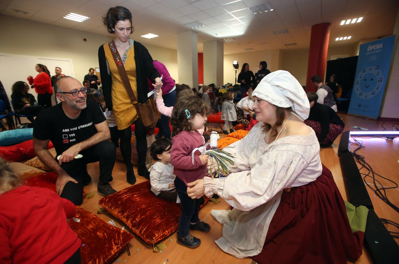 El coliseo ovetense abre sus puertas a niños de entre dos y tres años para que puedan disfrutar y participar de una ópera como colofón a un proyecto piloto desarrollado por la Universidad de Oviedo durante los últimos meses. 
