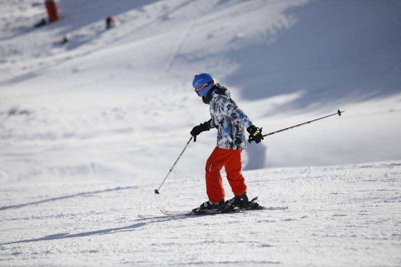 Pajares celebra el Día Mundial de la Nieve con múltiples actividades durante toda la jornada de este sábado. La estación de Fuentes de Invierno se une también a esta celebración.