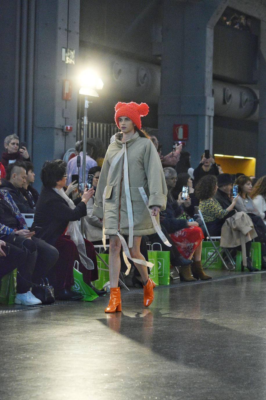 Los diseños de la asturiana desfilaron este lunes por la pasarela de la Mercedes-Benz Fashion Week. El trabajo se enmarca en la iniciativa Forests for Fashion que PEFC desarrolla en colaboración con Naciones Unidas. 