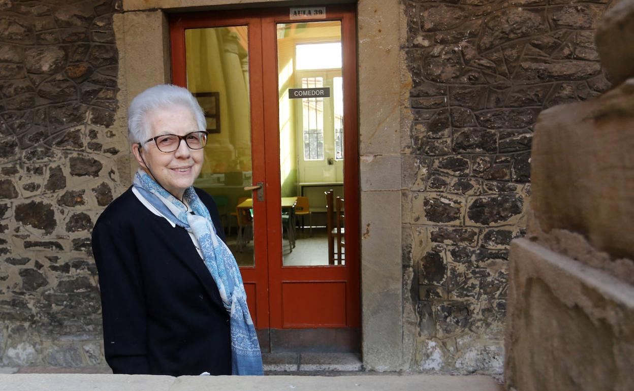La hermana Celina Sánchez del Río, en el colegio Santo Ángel de la Guarda. :: 