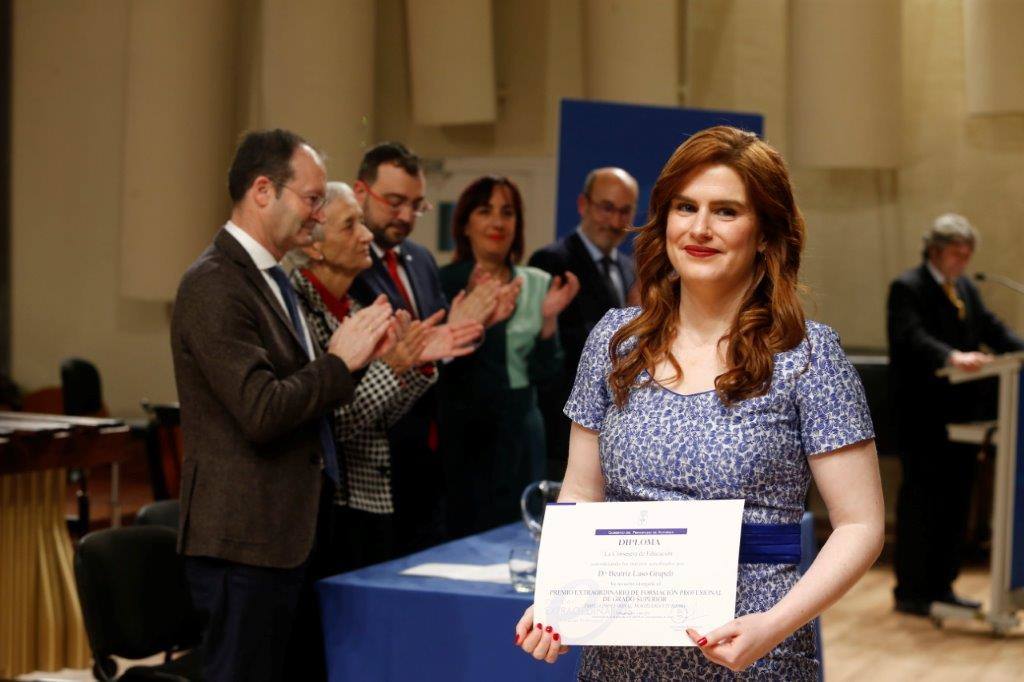 Casi medio centenae de estudiantes de Secundaria y Formación Profesional de Asturias recogieron este jueves los Premios al Alumnado que otorga el Principado. 