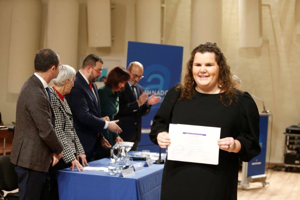 Casi medio centenae de estudiantes de Secundaria y Formación Profesional de Asturias recogieron este jueves los Premios al Alumnado que otorga el Principado. 