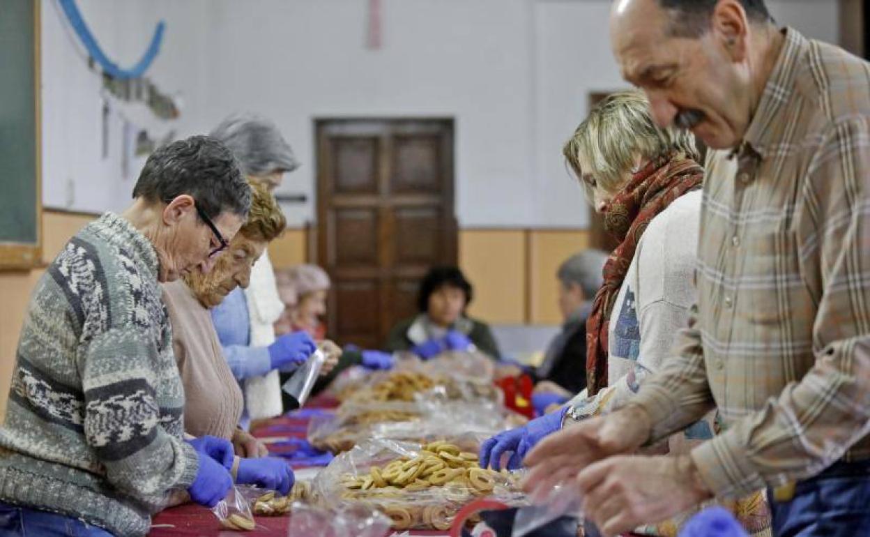 La parroquia de Jove da la bienvenida a sus tradicionales y sanadoras rosquillas