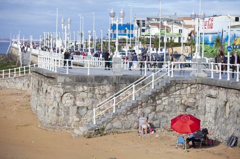 Un anticiclón sobre el norte de África es el responsable de este 'veranillo' que durará hasta el martes, según confirma la Aemet