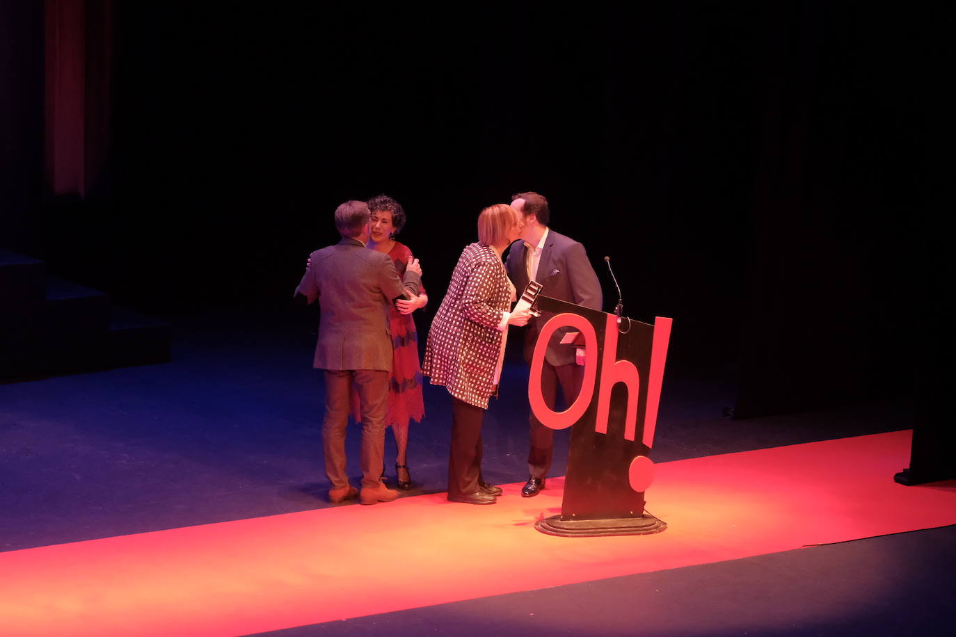 Laura Piquero recogió emocionada el premio a la mejor actriz en una gala que rindió homenaje póstumo a su padre, Alberto, y a Silvino Torre 'Bojiganga' se hace con cuatro galardones, 'Corín' con dos y 'Celeste' gana al mejor infantil