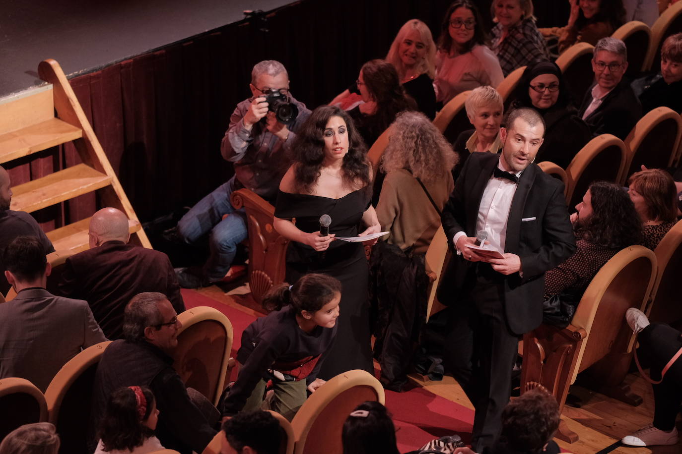 Laura Piquero recogió emocionada el premio a la mejor actriz en una gala que rindió homenaje póstumo a su padre, Alberto, y a Silvino Torre 'Bojiganga' se hace con cuatro galardones, 'Corín' con dos y 'Celeste' gana al mejor infantil