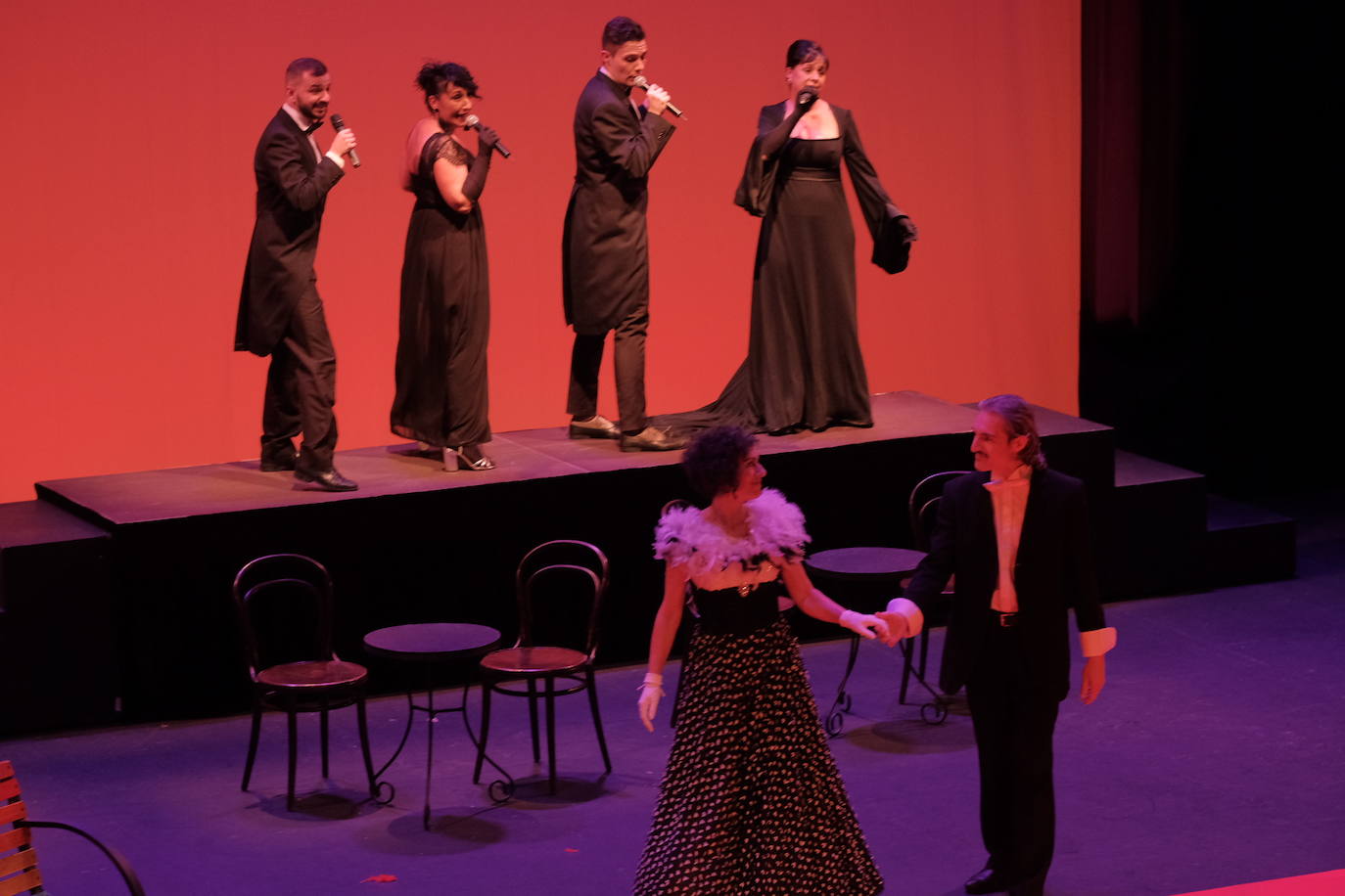 Laura Piquero recogió emocionada el premio a la mejor actriz en una gala que rindió homenaje póstumo a su padre, Alberto, y a Silvino Torre 'Bojiganga' se hace con cuatro galardones, 'Corín' con dos y 'Celeste' gana al mejor infantil