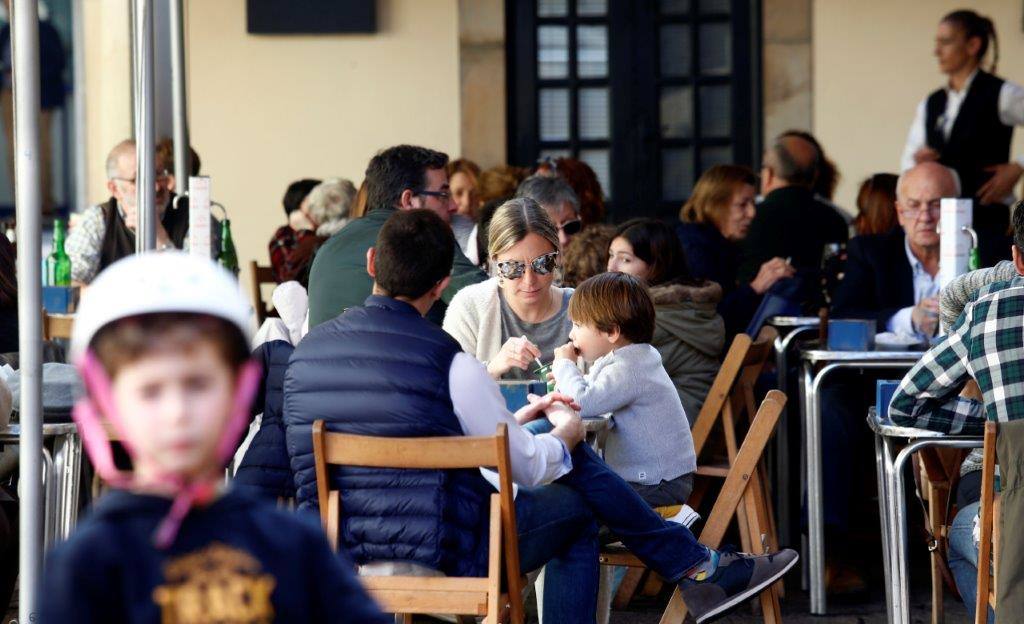 Un anticiclón sobre el norte de África es el responsable de este 'veranillo' que durará hasta el martes, según confirma la Aemet