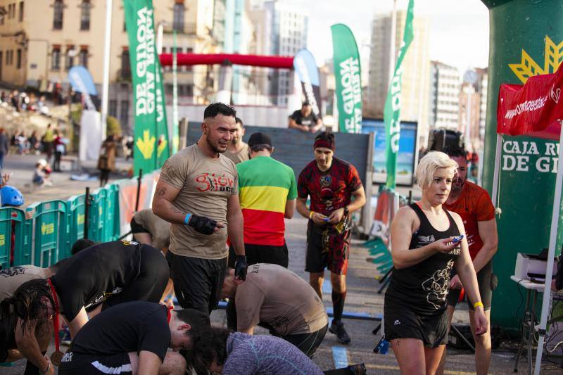 El entorno de Cimadevilla y el Puerto deportivo de Gijón acogieron este sábado la celebración de la Urban Race Gijón.
