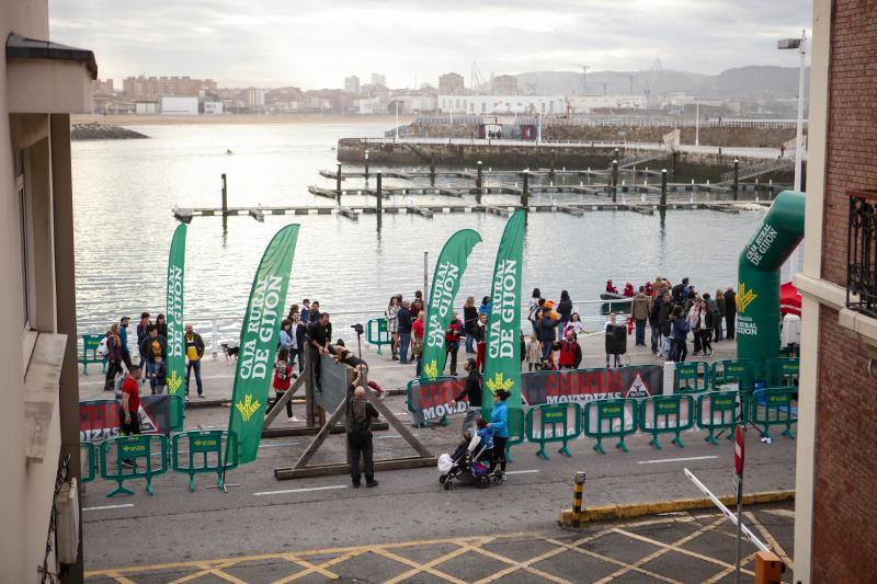 El entorno de Cimadevilla y el Puerto deportivo de Gijón acogieron este sábado la celebración de la Urban Race Gijón.
