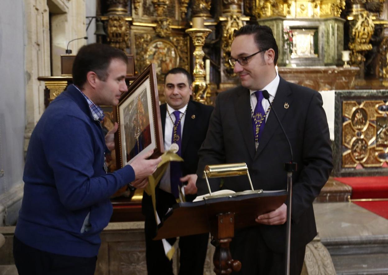 La entrega de la distinción al Nazareno. 