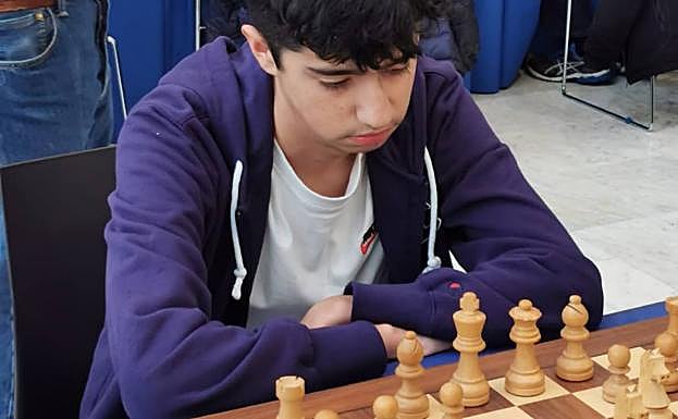 Ismael Limachi, campeón de Asturias sub 18. 