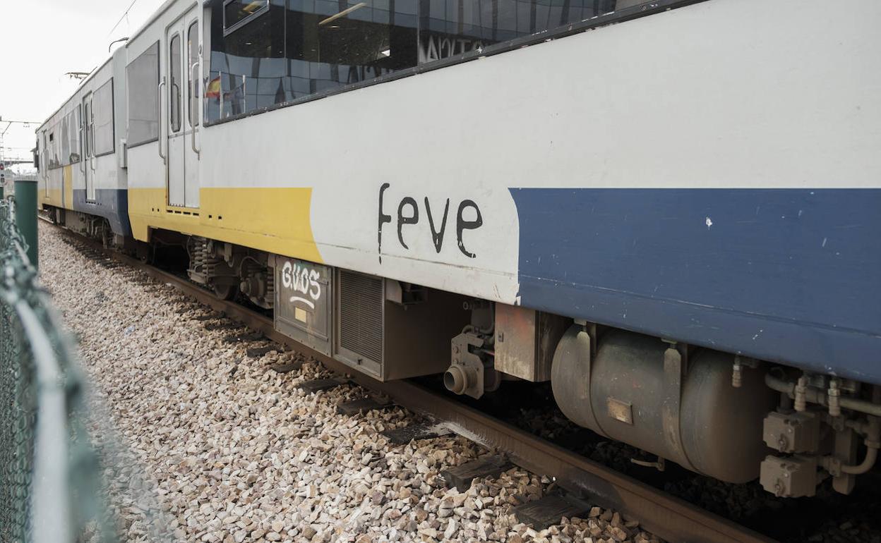 Interrumpido el servicio ferroviario entre Lieres y Nava por la avería de un tren