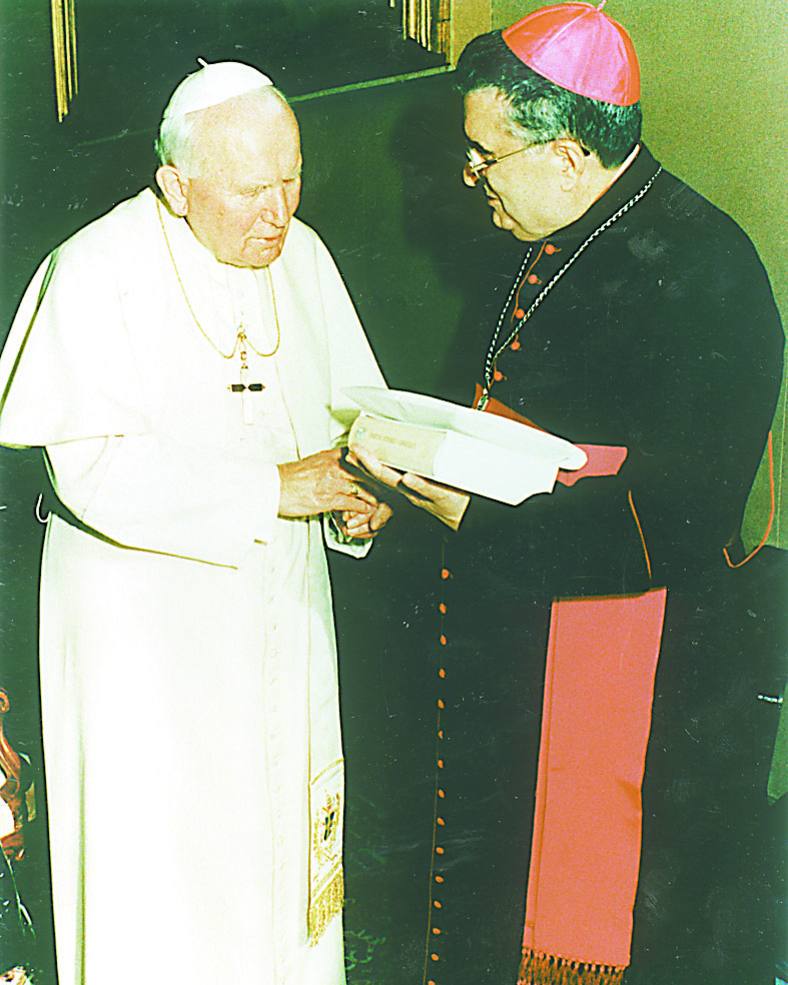 Con el Papa Juan Pablo II. Merchán, en el Vaticano.