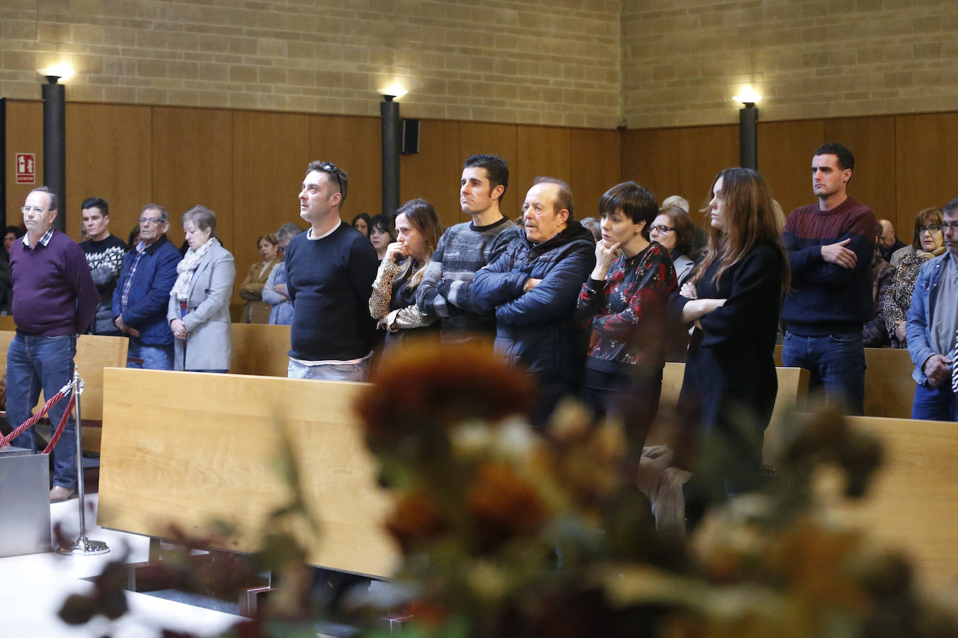 Los familiares, amigos y conocidos de Lorena Dacuña, la mujer asesinada en Gijón, le han brindado su último adiós este miércoles. 