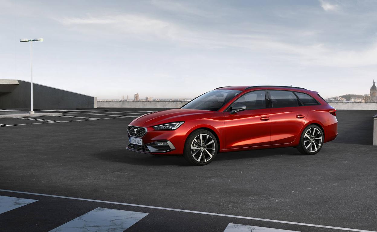 El nuevo León estará disponible con carrocería de cinco puertas y Sportstourer.