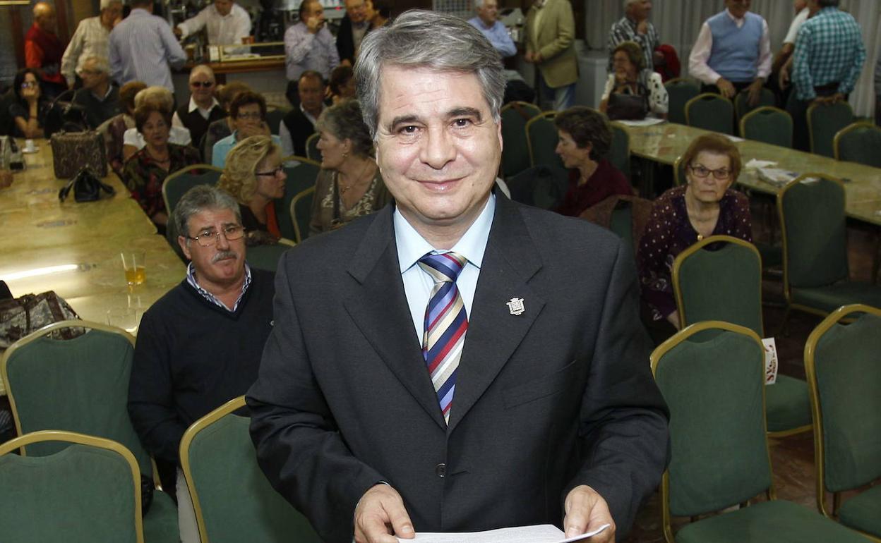 Santiago Álvarez Seara.