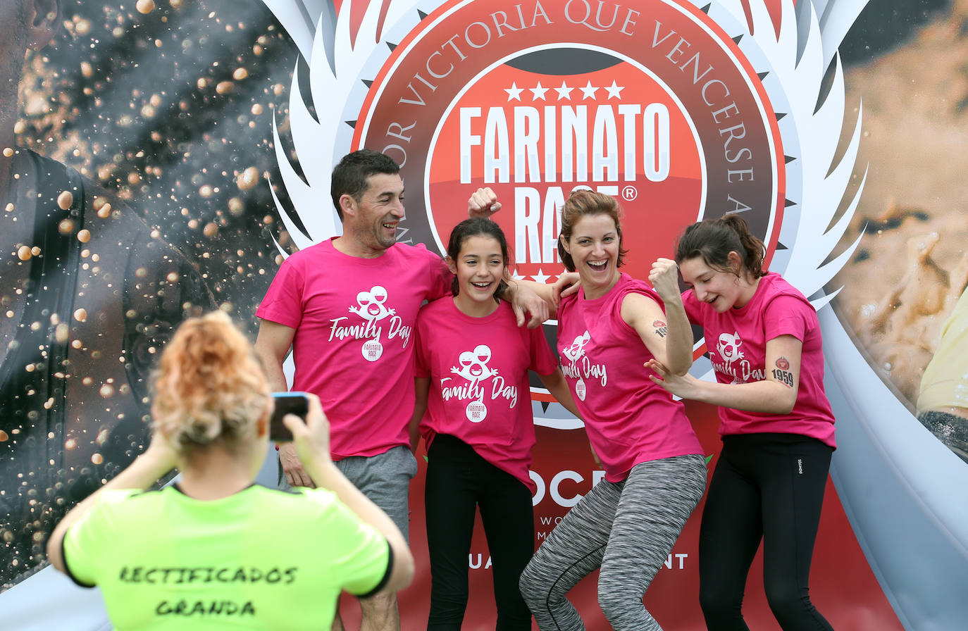 La carrera de Jóvenes Farinatos, reservada para corredores de 13 a 17 años y que cubrieron una distancia de tres kilómetros, dieron protagonismo a las familias. La prueba reina será este domingo.