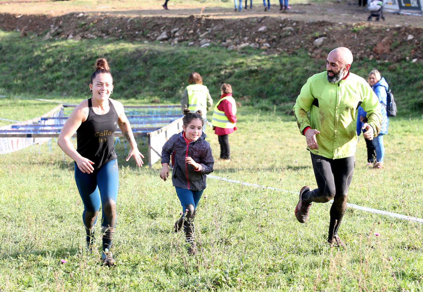 La carrera de Jóvenes Farinatos, reservada para corredores de 13 a 17 años y que cubrieron una distancia de tres kilómetros, dieron protagonismo a las familias. La prueba reina será este domingo.