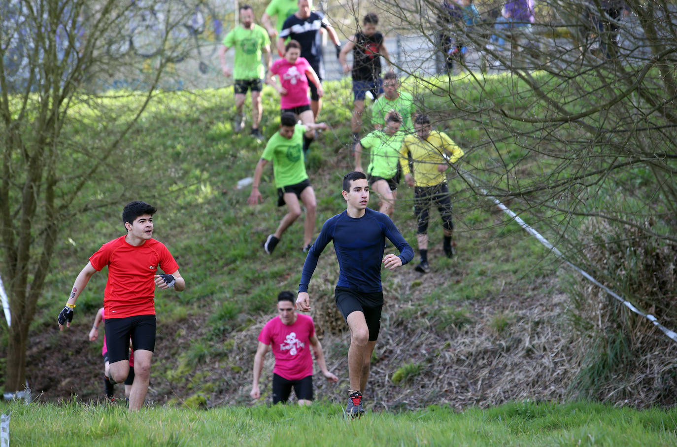 La carrera de Jóvenes Farinatos, reservada para corredores de 13 a 17 años y que cubrieron una distancia de tres kilómetros, dieron protagonismo a las familias. La prueba reina será este domingo.