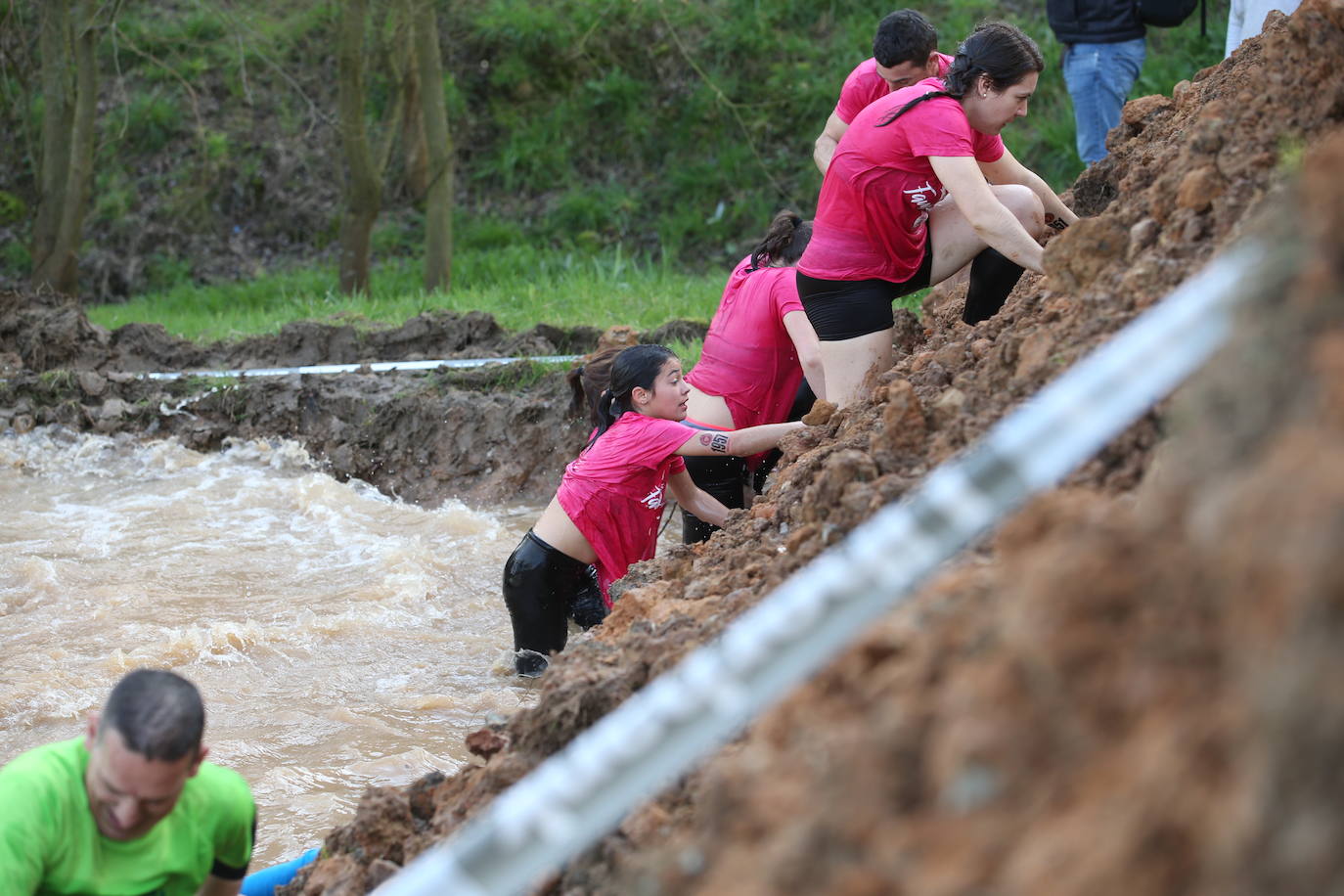 La carrera de Jóvenes Farinatos, reservada para corredores de 13 a 17 años y que cubrieron una distancia de tres kilómetros, dieron protagonismo a las familias. La prueba reina será este domingo.