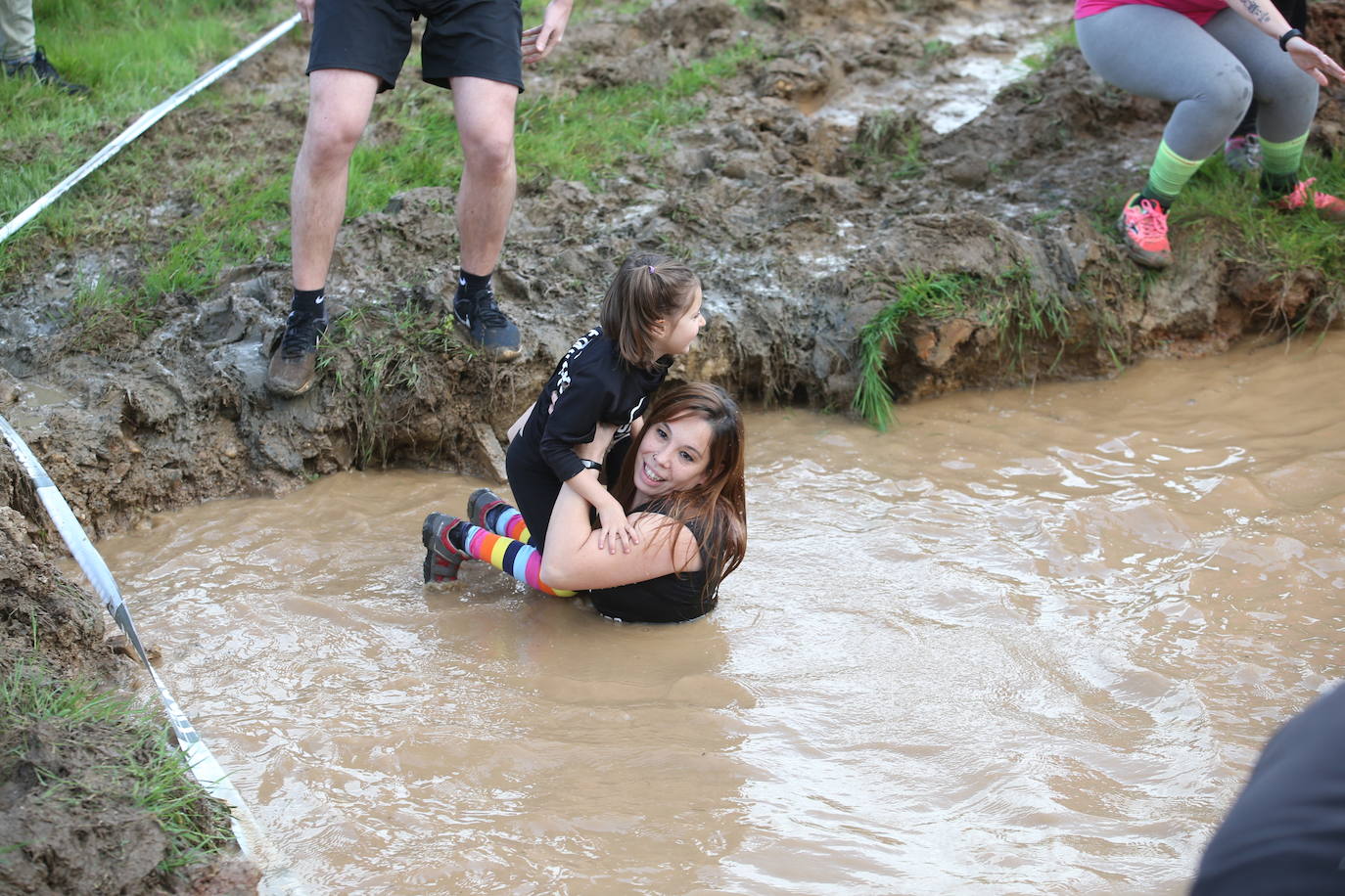 La carrera de Jóvenes Farinatos, reservada para corredores de 13 a 17 años y que cubrieron una distancia de tres kilómetros, dieron protagonismo a las familias. La prueba reina será este domingo.