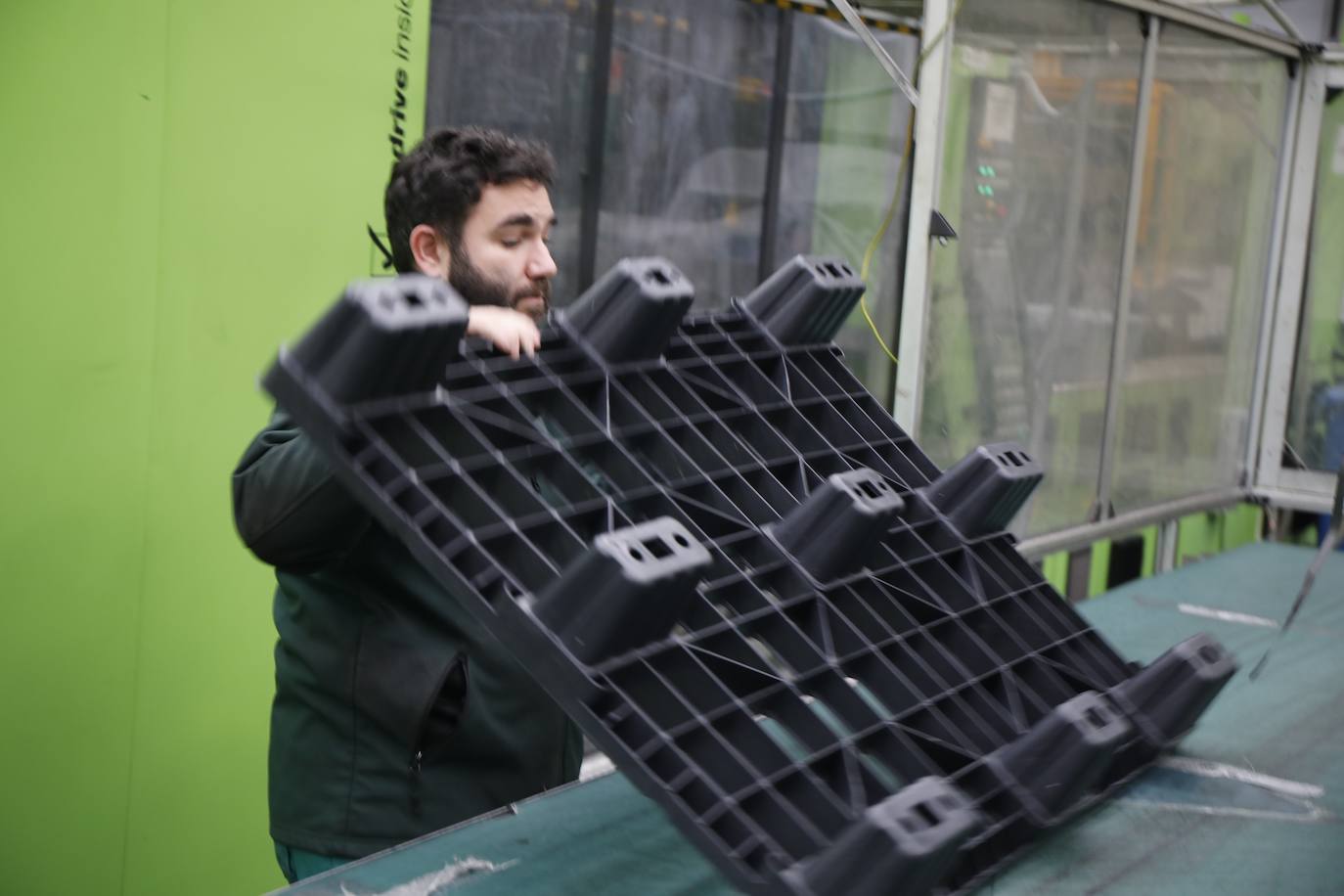 «Somos parte de una solución al problema actual que no solo preocupa en Asturias sino a nivel mundial», aseguran desde la empresa de Sotrondio que investiga y desarrolla nuevos materiales y productos favoreciendo la sostenibilidad en su proceso productivo