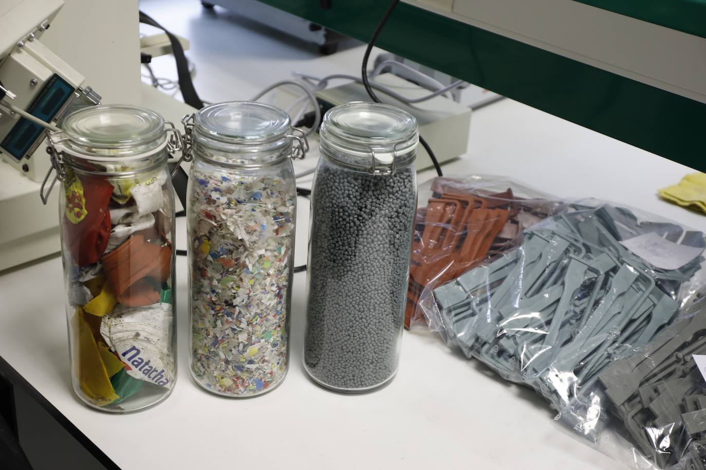 «Somos parte de una solución al problema actual que no solo preocupa en Asturias sino a nivel mundial», aseguran desde la empresa de Sotrondio que investiga y desarrolla nuevos materiales y productos favoreciendo la sostenibilidad en su proceso productivo