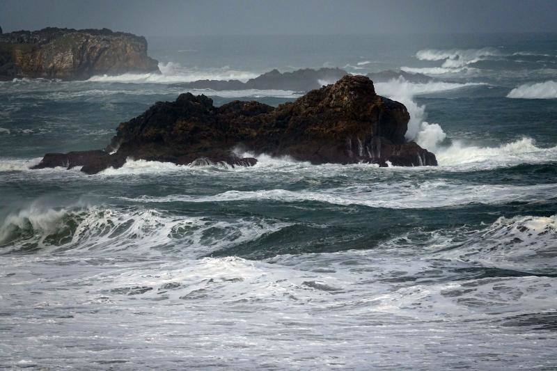 Fotos: Las imágenes que deja el fuerte oleaje en Asturias
