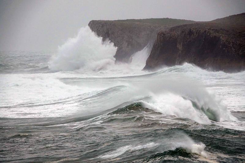 Fotos: Las imágenes que deja el fuerte oleaje en Asturias