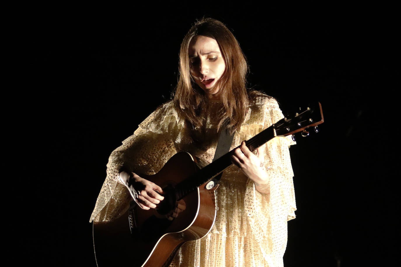 El Teatro de La Laboral acogió este viernes la actuación de Zahara.