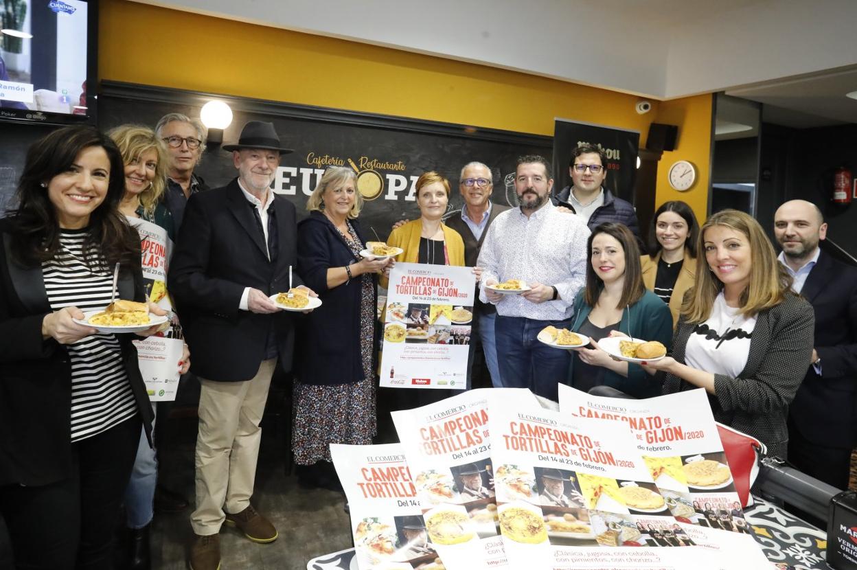 Organizadores, jurados y patrocinadores del campeonato. 