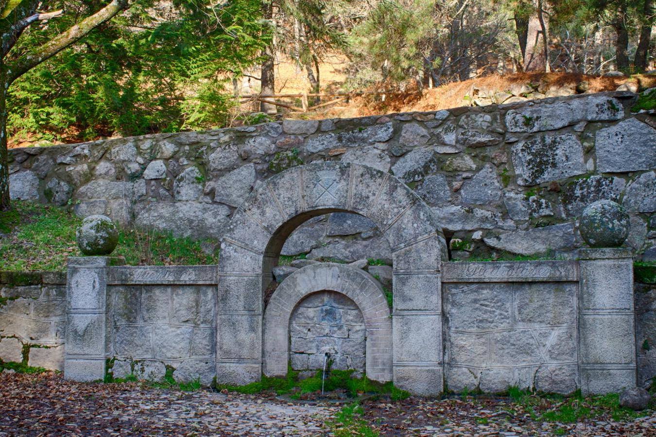 PIEDRALAVES (Ávila)