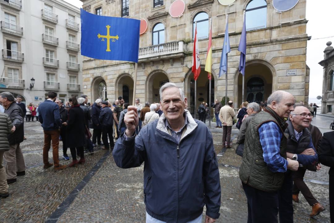 Cientos de personas participaron en la concentración a favor de su declaración como Patrimonio Mundial