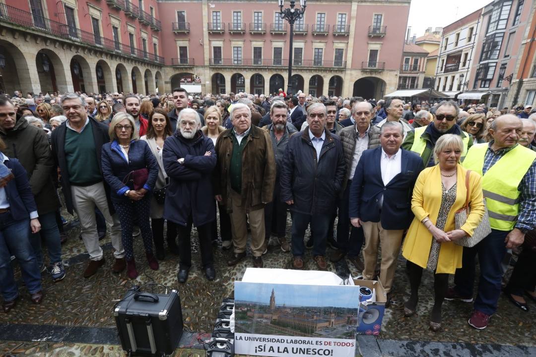 Cientos de personas participaron en la concentración a favor de su declaración como Patrimonio Mundial