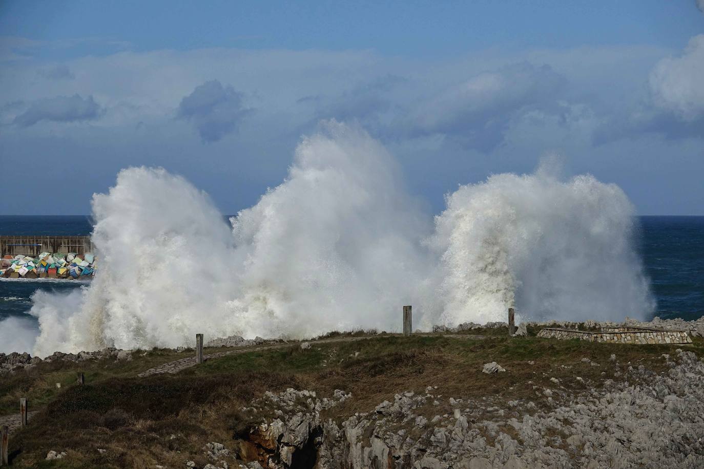 Fotos: Las imágenes que deja el fuerte oleaje en el litoral asturiano