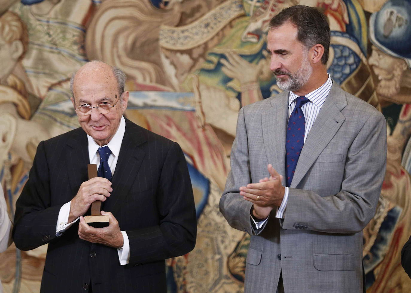 Plácido Arango, empresario, benefactor de instituciones culturales como el Museo del Prado y el Bellas Artes de Asturias, presidente de la Fundación Príncipe de Asturias y Medalla de Oro del Principado en 2017, entre otras distinciones, ha fallecido en Madrid a los 88 años.