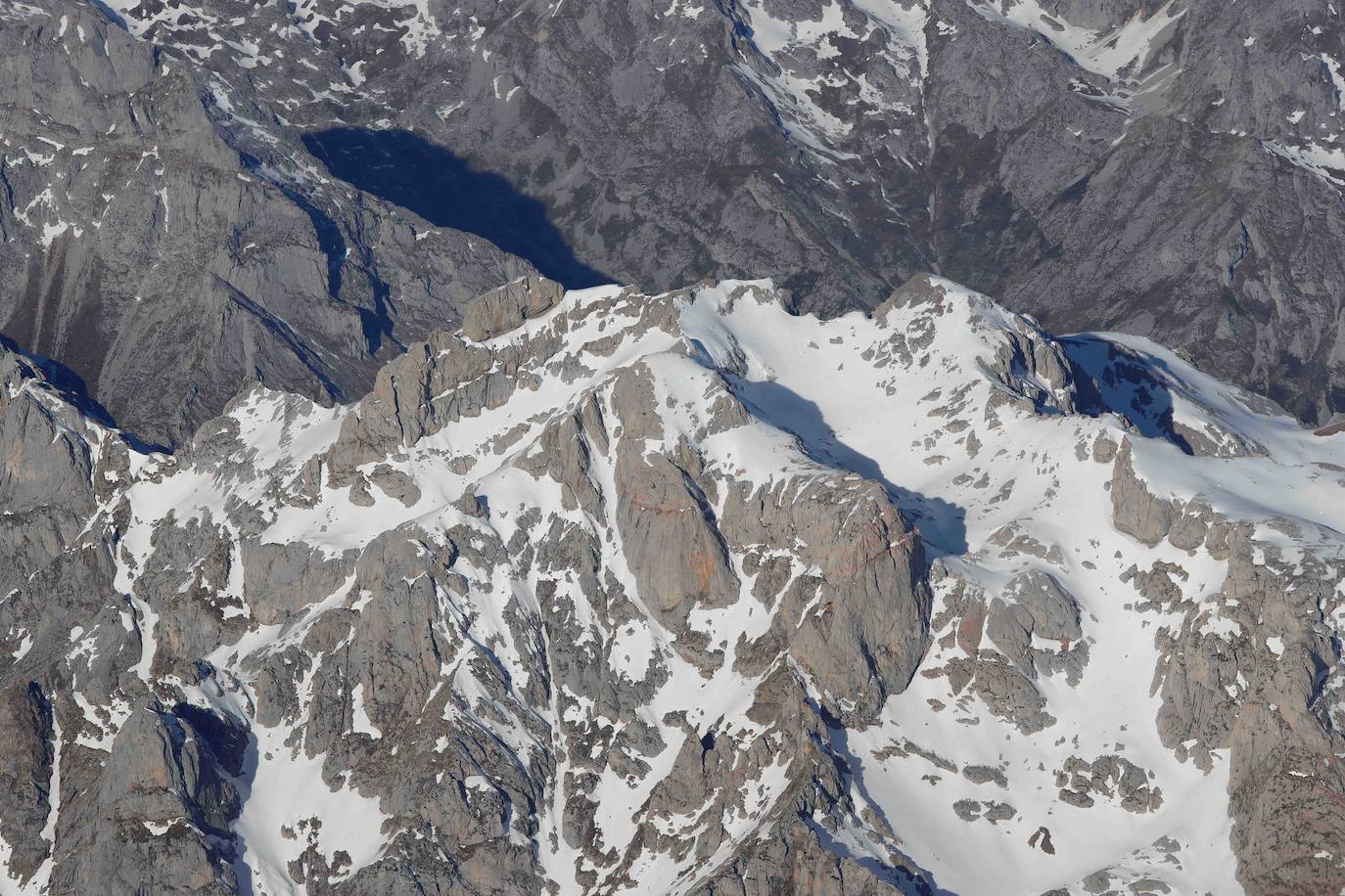 La travesía en globo sobre los Picos de Europa dejó este miércoles unas imágenes espectaculares. Una decena de participantes, procedentes de distintos puntos de España, participaron en esta prueba que se volvía a celebrar después de treinta años.