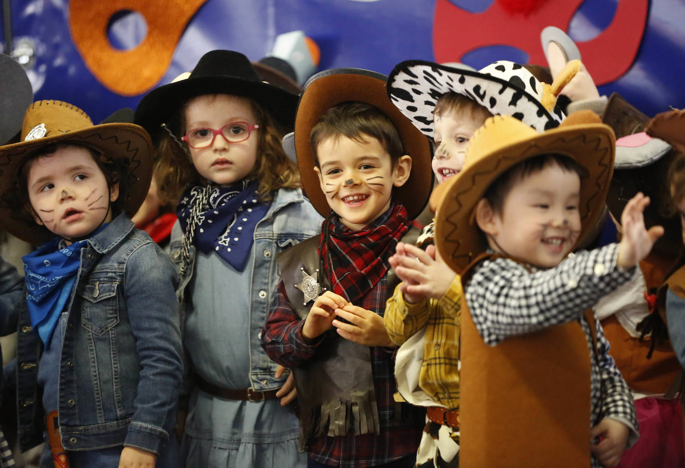 Algunos como los centros de infantil de San Eutiquio, El Bibio, Gloria Fuertes o Jovellanos hicieron que los más pequeños disfrutaran de una jornada especial