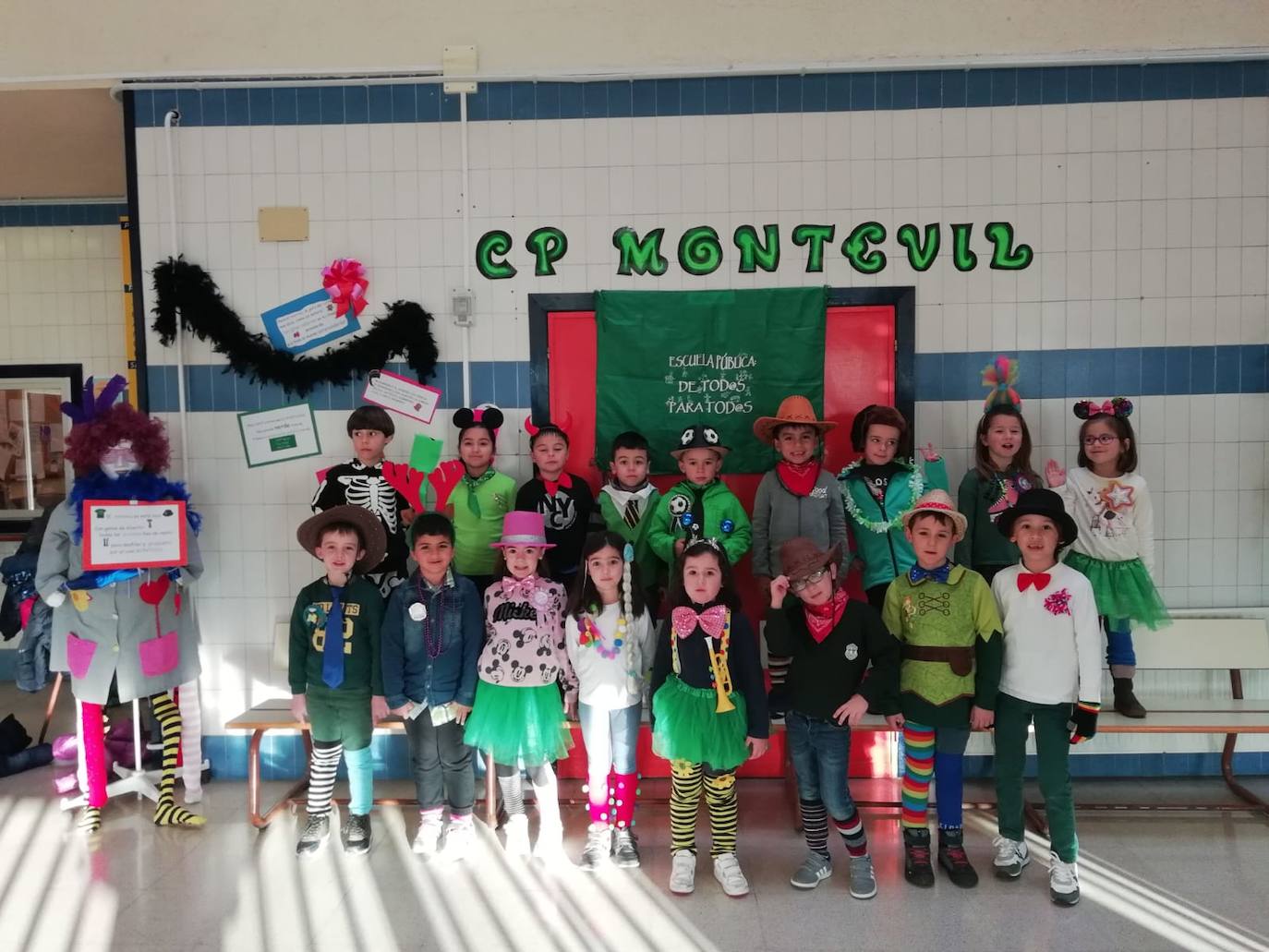 Algunos centros como los de infantil de San Eutiquio, El Bibio, Gloria Fuertes, Jovellanos, Severo Ochoa, San Vicente de Paúl o Montevil hicieron que los más pequeños disfrutaran de una jornada especial