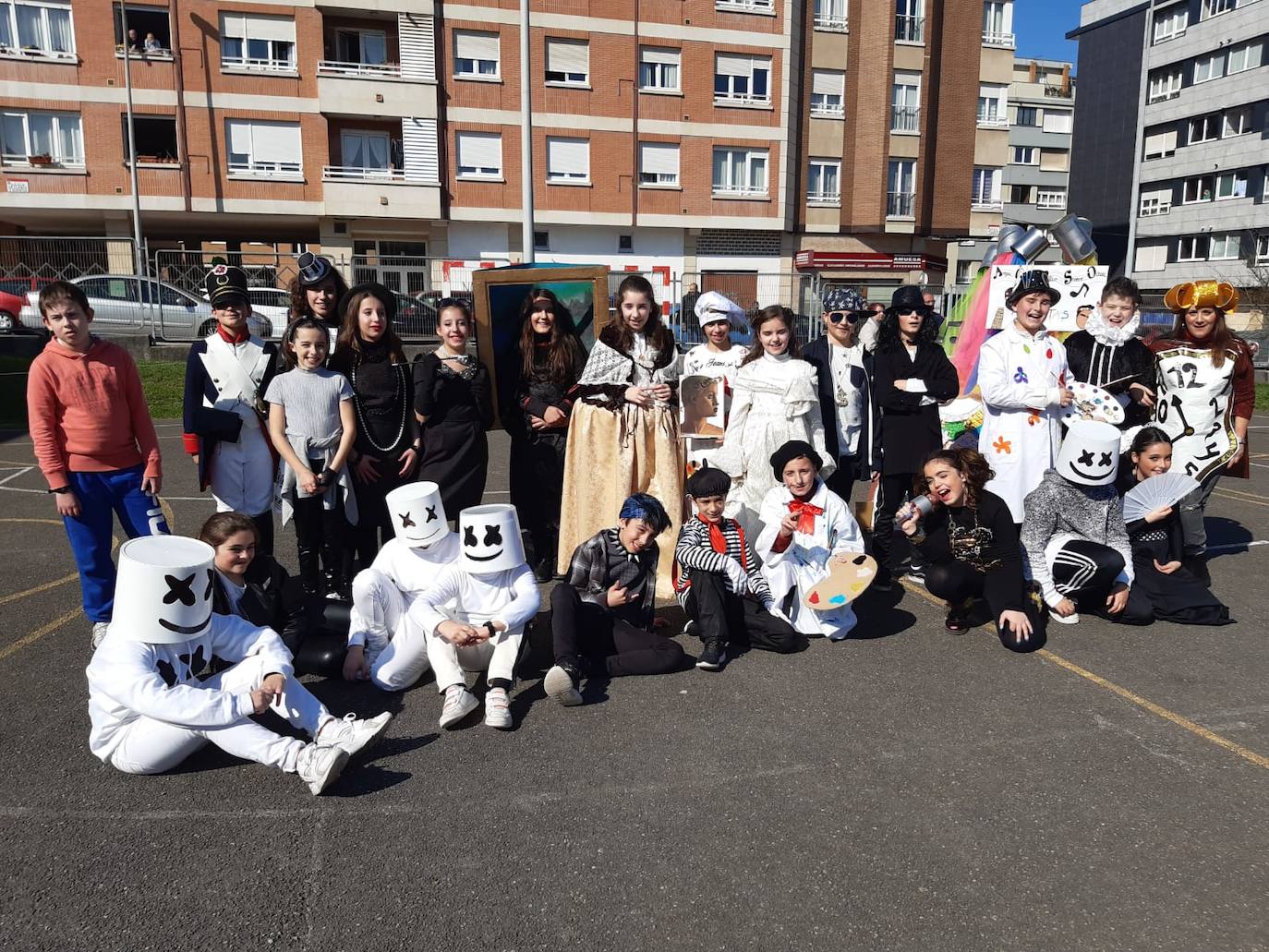 Algunos centros como los de infantil de San Eutiquio, El Bibio, Gloria Fuertes, Jovellanos, Severo Ochoa o San Vicente de Paúl hicieron que los más pequeños disfrutaran de una jornada especial