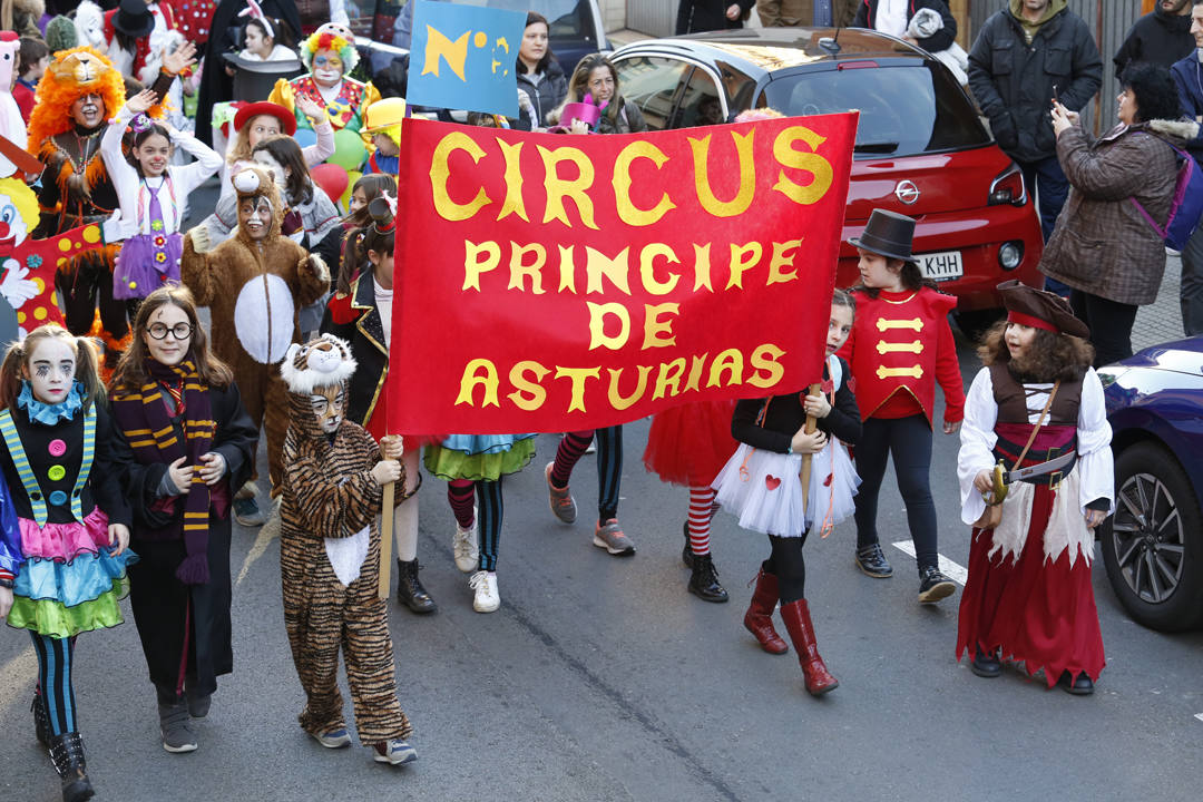 Fotos: Antroxu en la zona oeste de Gijón