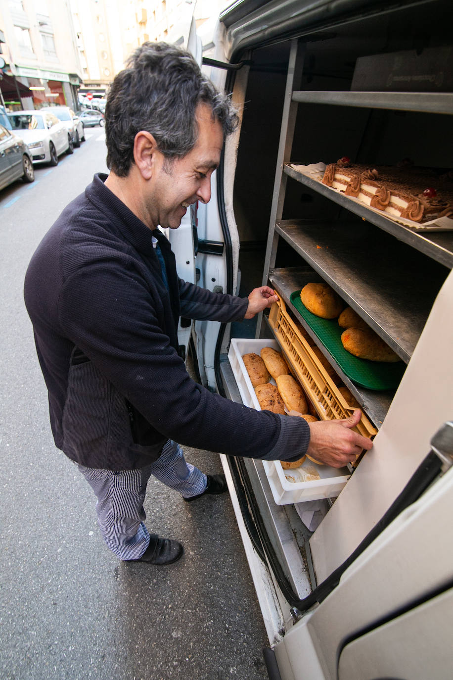  Las panaderías de la Pola elaboran los productos típicos de Comadres