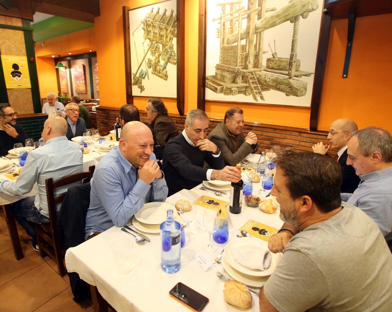 Los hosteleros arroparon a la homenajeada. 