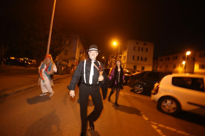 Fotos: El antroxu despega en Llaranes