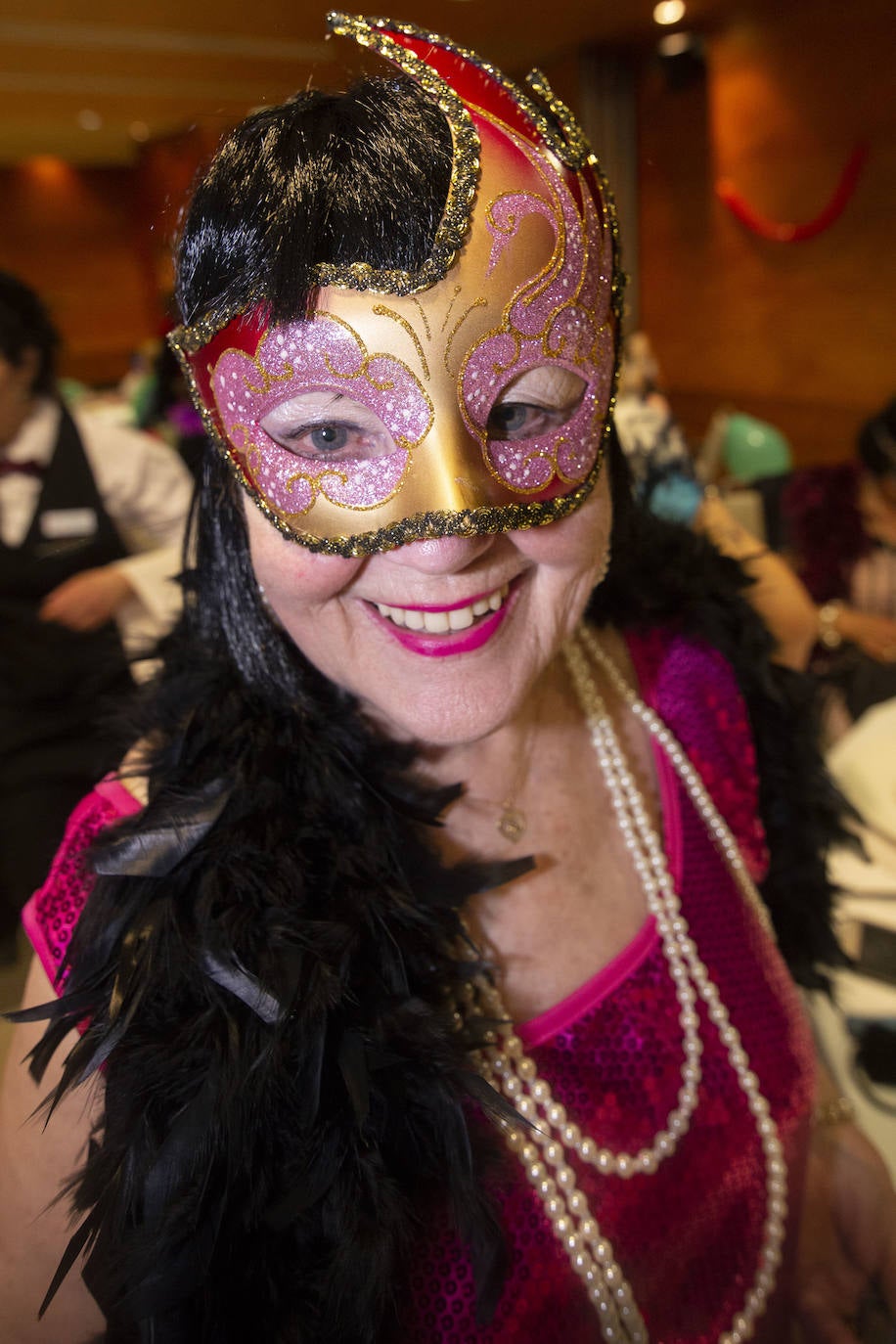 Las comadres prenden el antroxu en Avilés