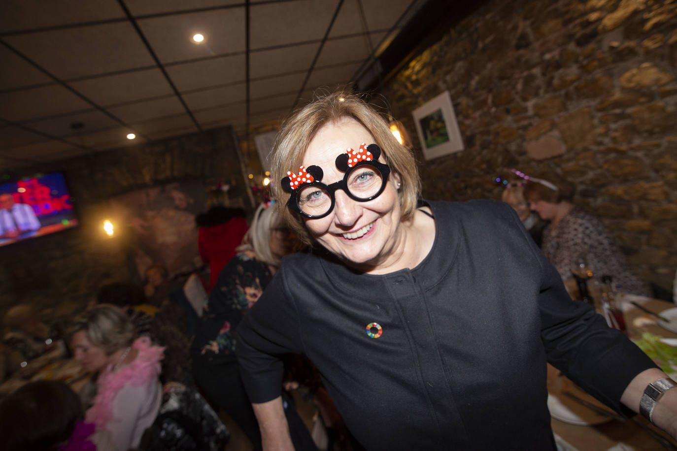 Las comadres prenden el antroxu en Avilés