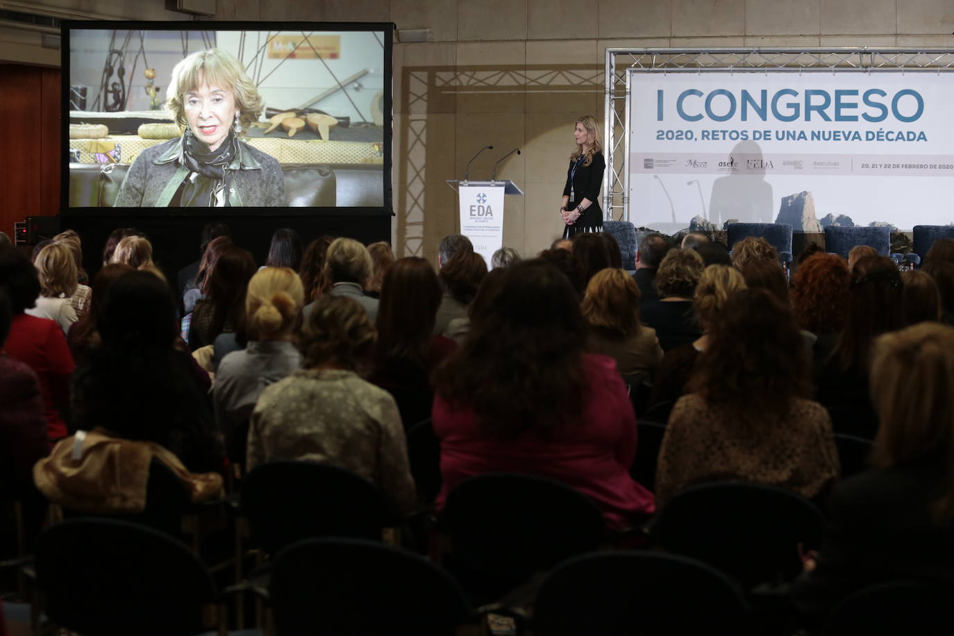  La capital del Principado ha acogido este viernes el Congreso de Empresarias y Directivas del Atlántico. En la inauguración han participado la vicepresidenta segunda del Congreso de los Diputados, Ana Pastor, y la presidenta de Adif, Isabel Pardo de Vera.