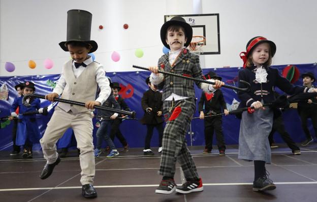 Los 'Willy Fog' de la particular vuelta al mundo del Colegio Jovellanos. 