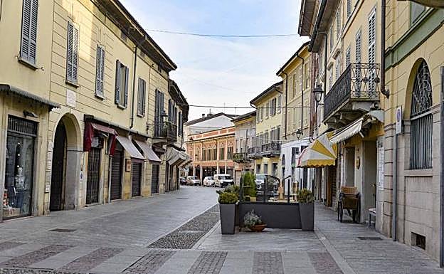Una calle desierta en la ciudad de Codogno, en el norte de Italia. 